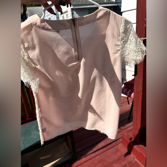 Leo Meets Virgo Cream Lace Lay Over Soft Pink Polyester top• Zip back• Size: S - Picture 2 of 10